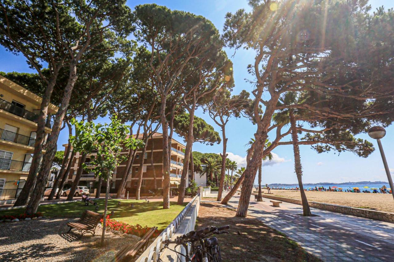 Pins I Mar - Only Families Apartman Cambrils Kültér fotó